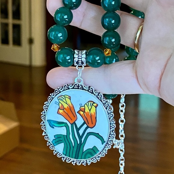 Floral pendant & Quartz necklace and earrings set - Picture 6 of 7